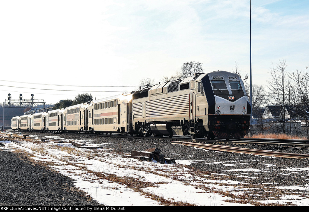 NJT 4006 on train 45